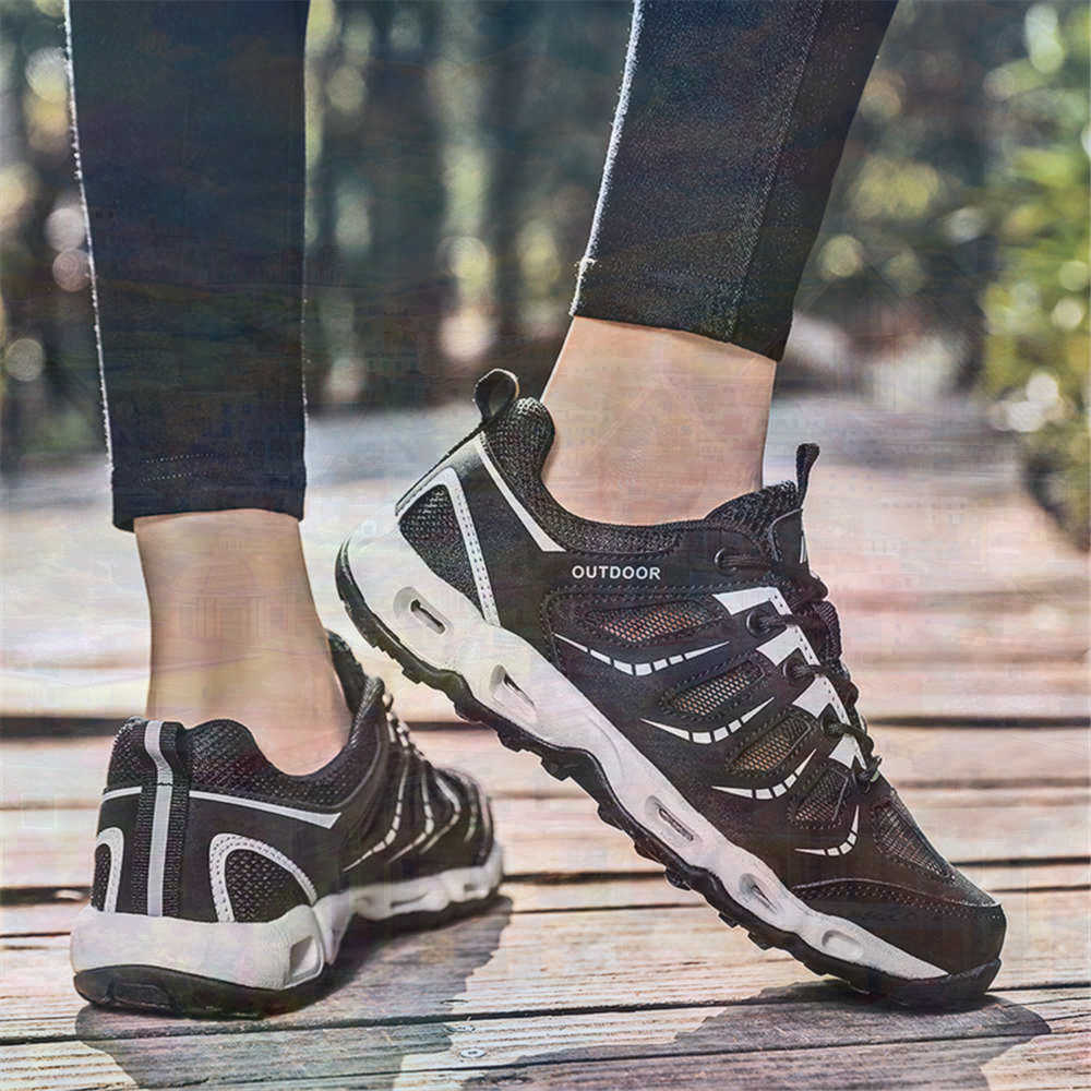 Sumer Round Tip Silver Sneaker - Vintage Collectible Shoes 评论和价格